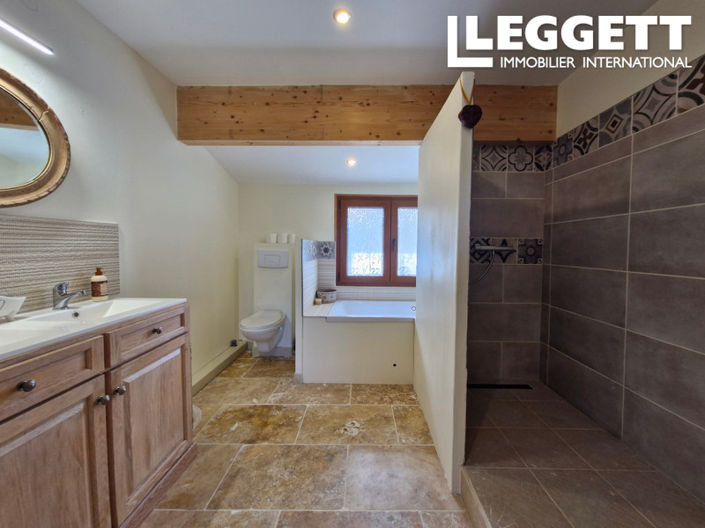 Image No.6-5 Bed House for sale