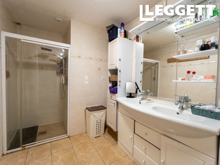 Image No.6-5 Bed House for sale