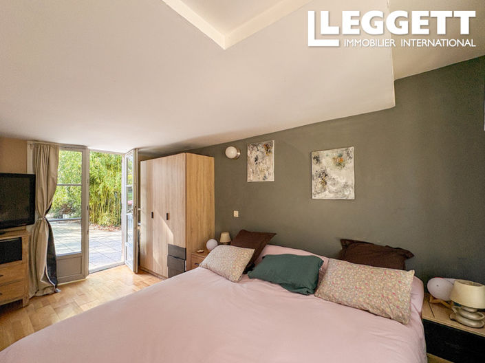 Image No.6-2 Bed House for sale