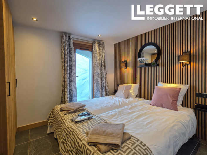 Image No.10-3 Bed Apartment for sale