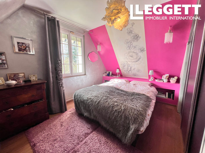 Image No.10-5 Bed House for sale