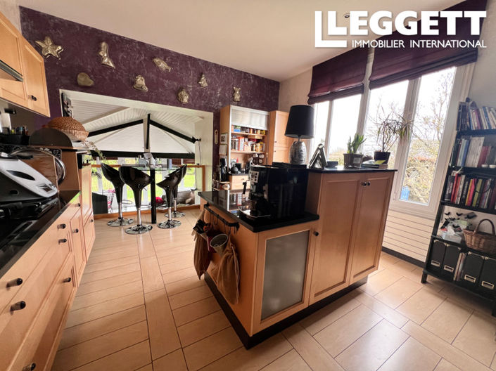 Image No.6-5 Bed House for sale