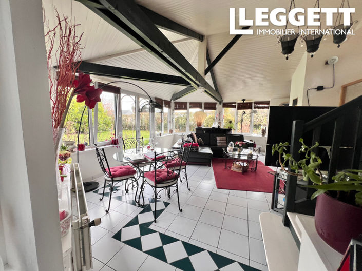 Image No.8-5 Bed House for sale