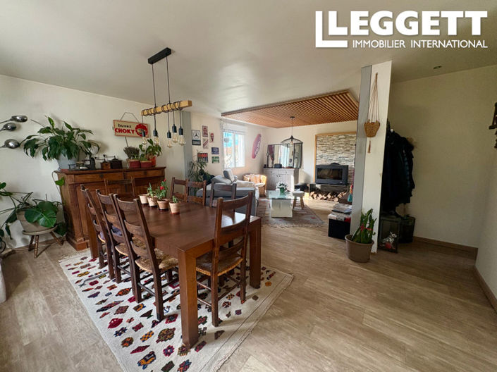 Image No.2-4 Bed House for sale