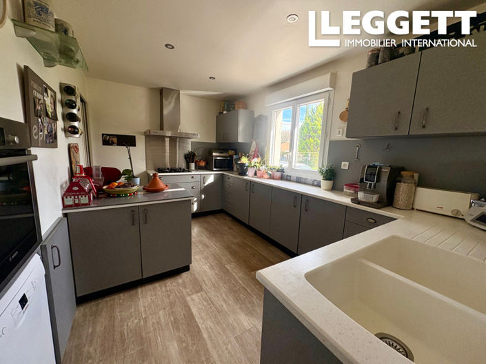 Image No.3-4 Bed House for sale