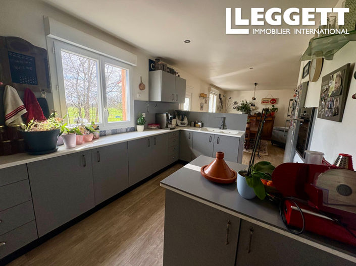 Image No.4-4 Bed House for sale