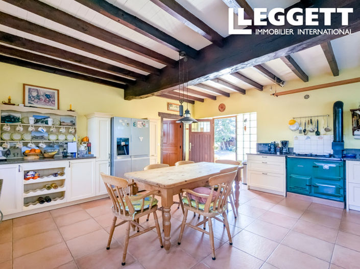 Image No.6-6 Bed House for sale