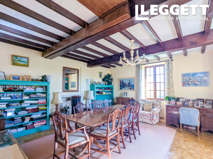 Image No.8-6 Bed House for sale