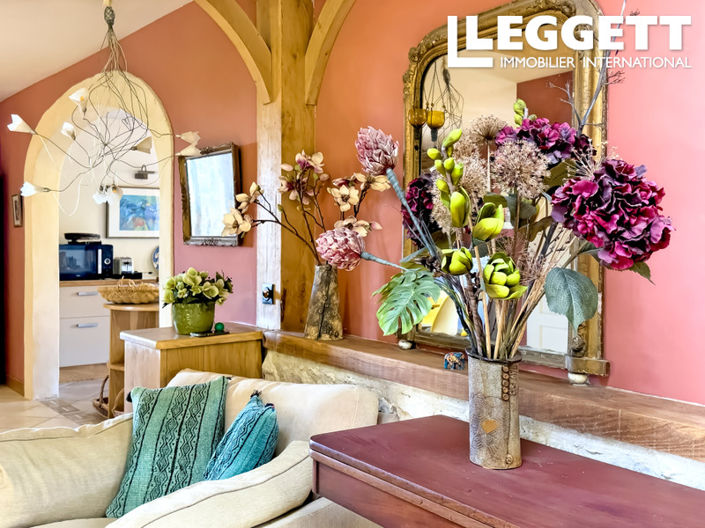 Image No.6-6 Bed House for sale