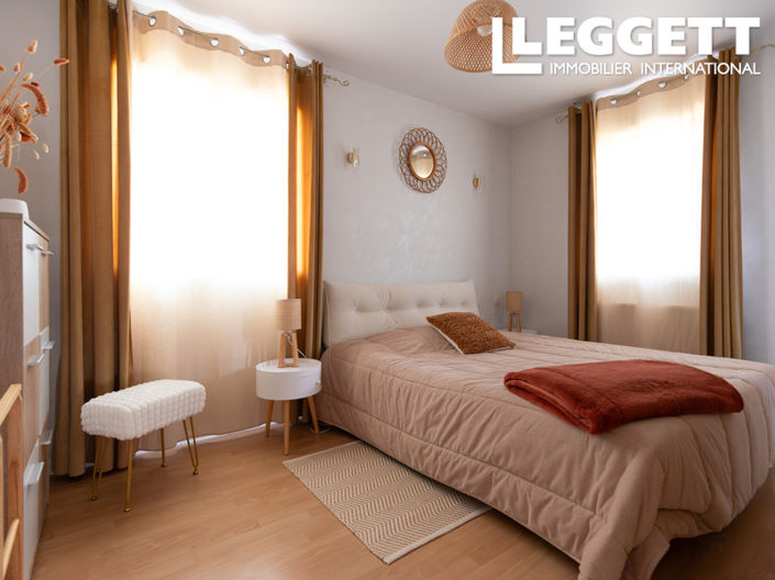 Image No.7-4 Bed House for sale