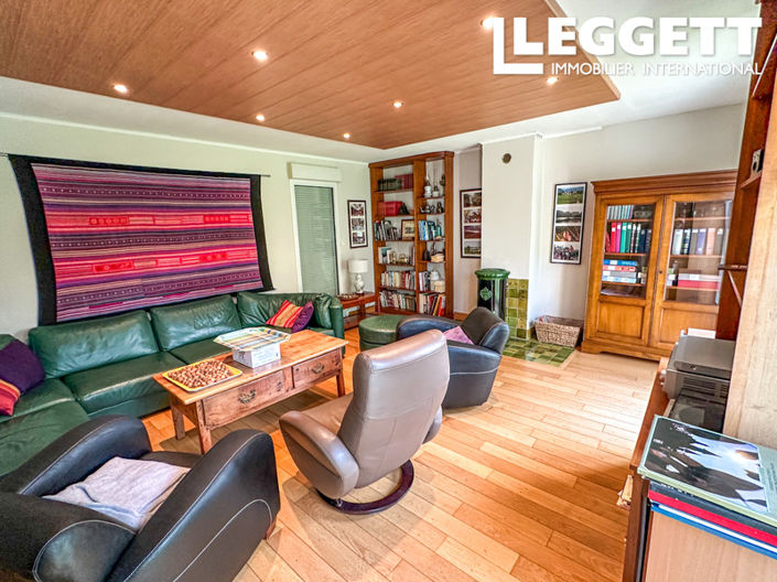 Image No.7-5 Bed House for sale