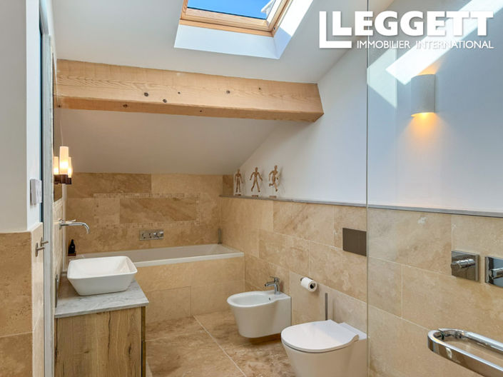 Image No.10-2 Bed House for sale