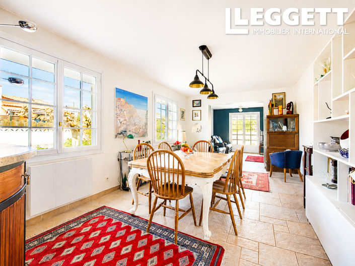 Image No.8-3 Bed House for sale