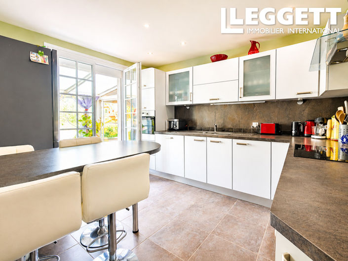 Image No.9-3 Bed House for sale