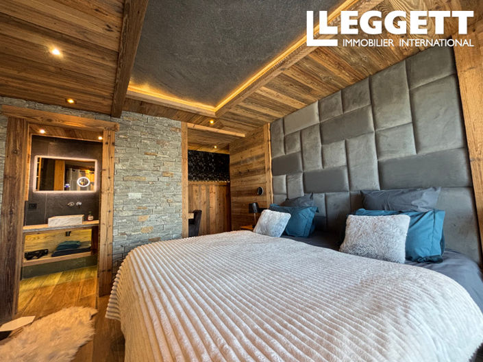 Image No.10-7 Bed House for sale