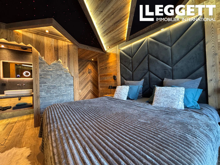 Image No.2-7 Bed House for sale