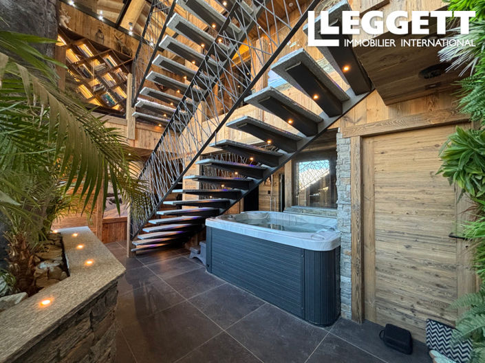 Image No.7-7 Bed House for sale