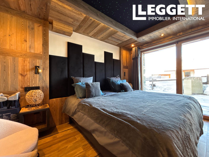 Image No.9-7 Bed House for sale
