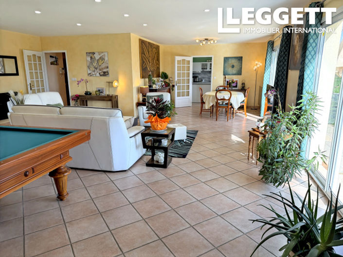 Image No.7-5 Bed House for sale