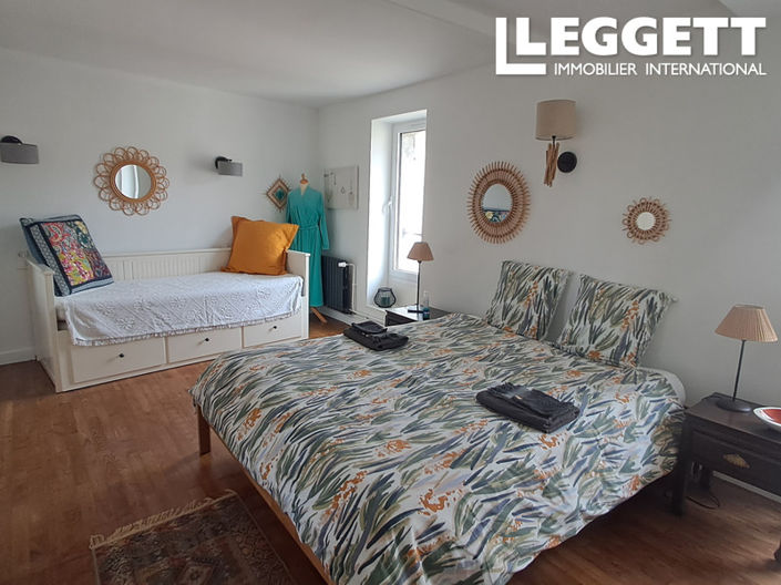 Image No.6-4 Bed House for sale