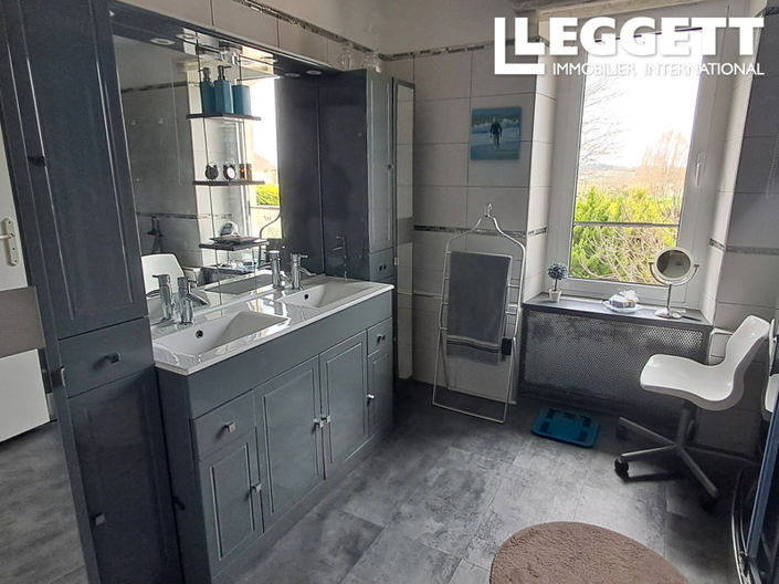 Image No.7-4 Bed House for sale