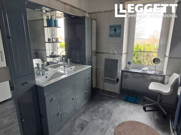 ahr0chm6ly9jzg4uagvzdglhlmltbw8vaw1hz2uvvevom