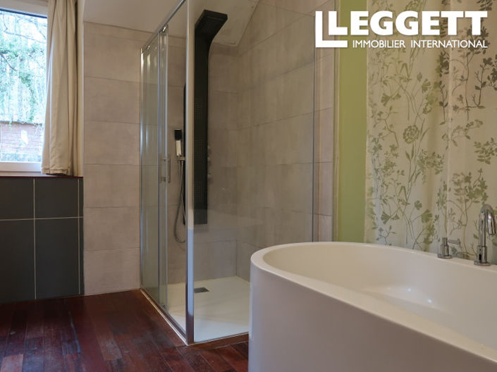 Image No.6-4 Bed House for sale