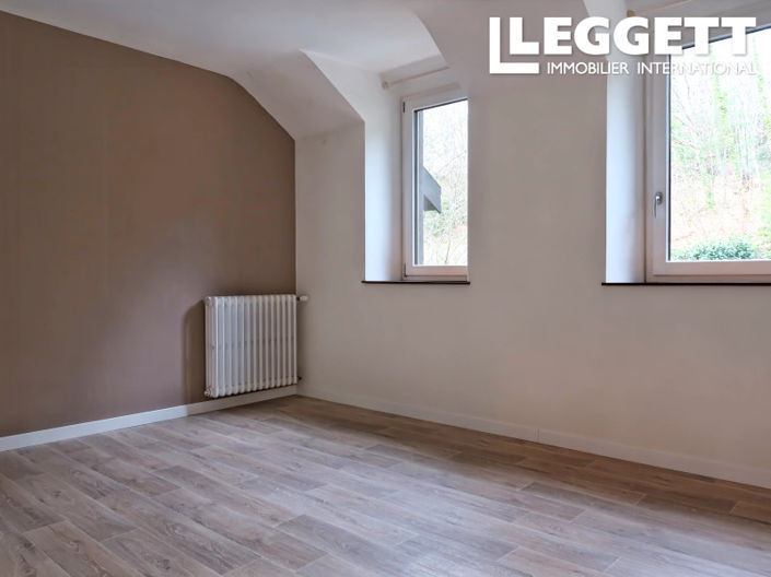 Image No.8-4 Bed House for sale