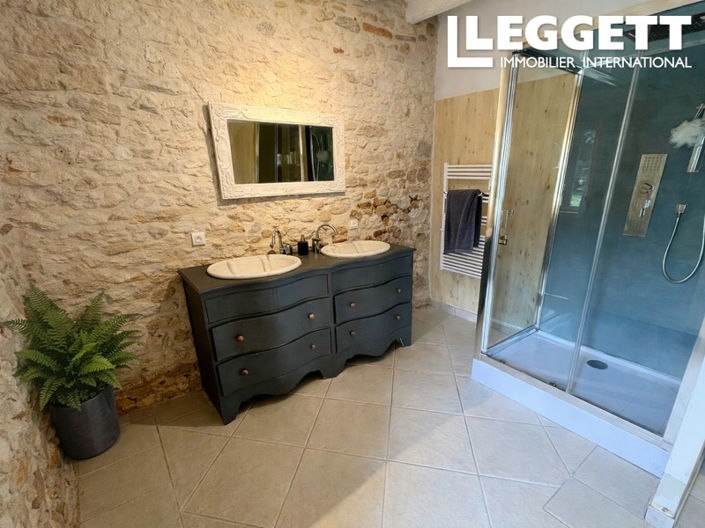 Image No.10-5 Bed House for sale