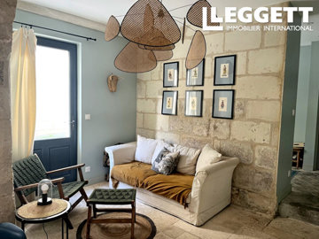 1 - Chinon, House