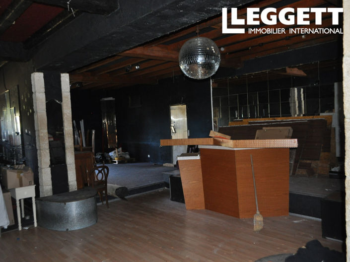 Image No.2-Commercial de 1 chambre à vendre à Combiers