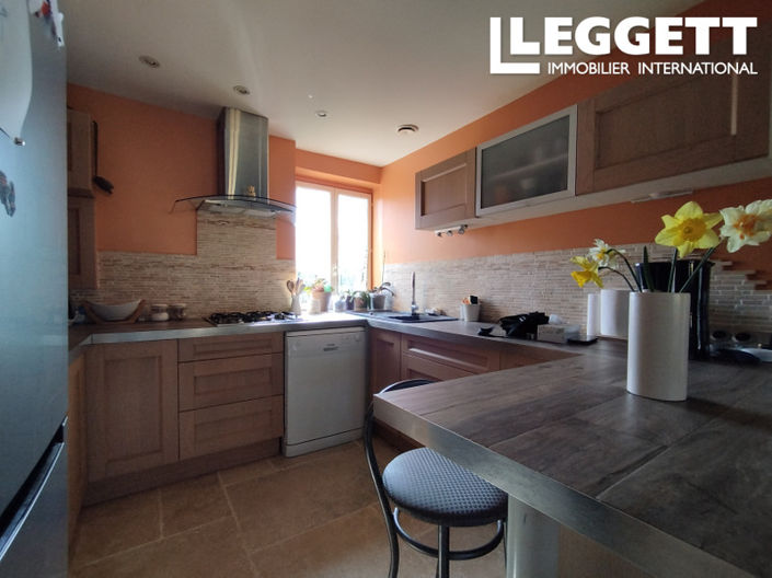 Image No.5-2 Bed House for sale