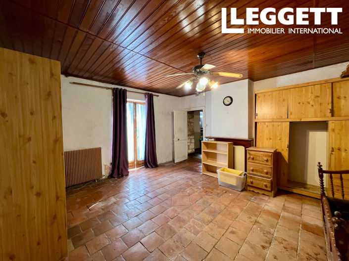 Image No.6-2 Bed House for sale