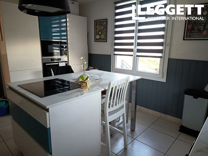 Image No.8-2 Bed House for sale