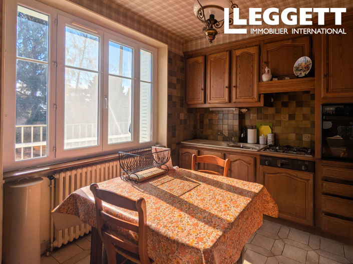 Image No.2-4 Bed House for sale