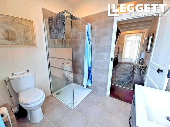 Image No.8-3 Bed House for sale