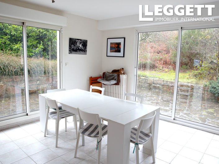 Image No.8-6 Bed House for sale