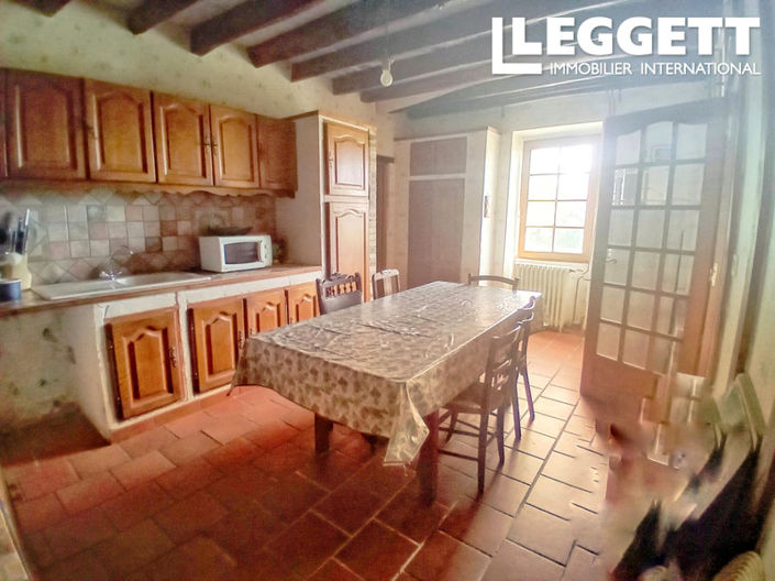 Image No.6-8 Bed House for sale