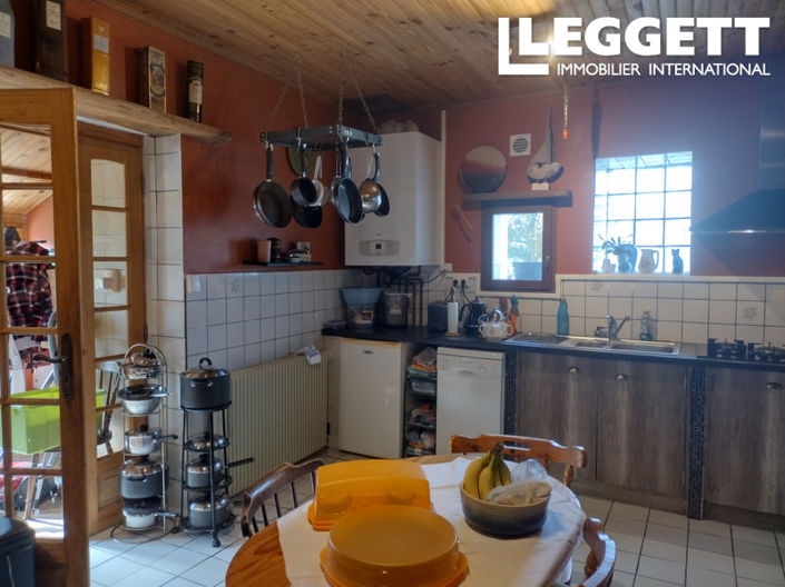 Image No.10-3 Bed House for sale