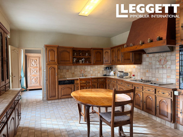 Image No.9-5 Bed House for sale