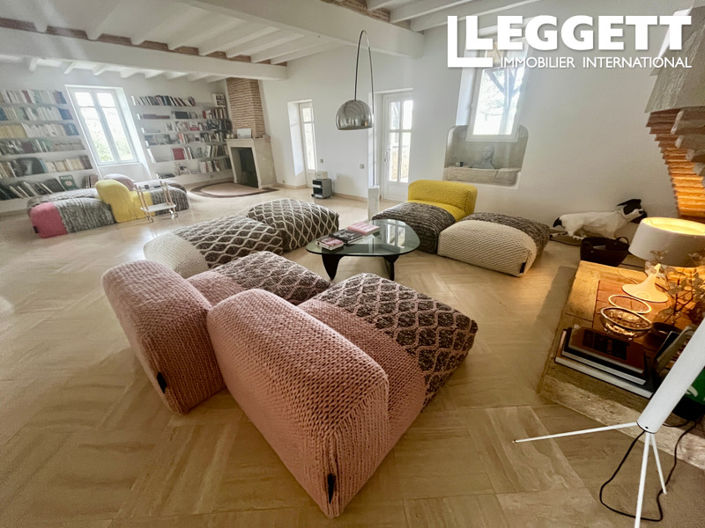 Image No.2-6 Bed House for sale