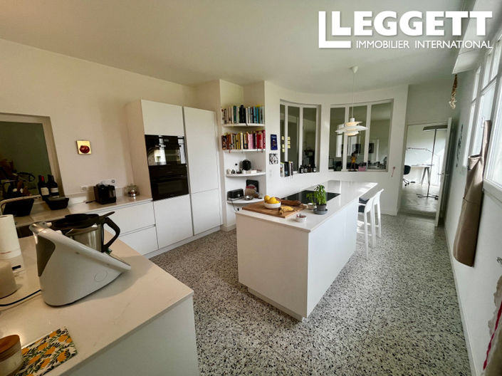 Image No.4-6 Bed House for sale