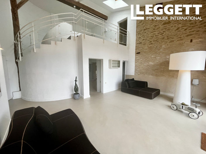 Image No.8-6 Bed House for sale