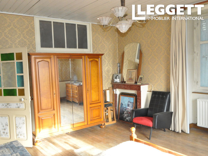 Image No.6-5 Bed House for sale