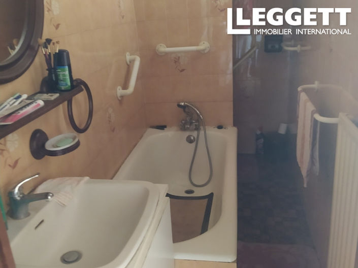 Image No.9-5 Bed House for sale