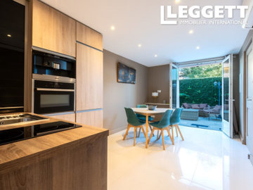 ahr0chm6ly9jzg4uagvzdglhlmltbw8vaw1hz2uvvevom