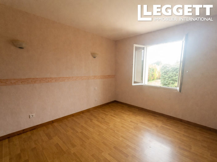 Image No.6-3 Bed House for sale