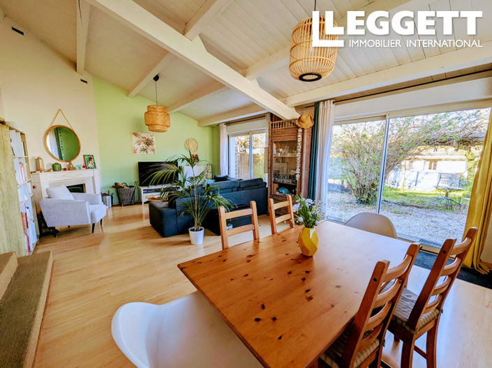 Image No.2-4 Bed House for sale