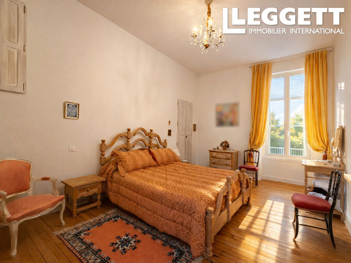 Image No.4-4 Bed House for sale