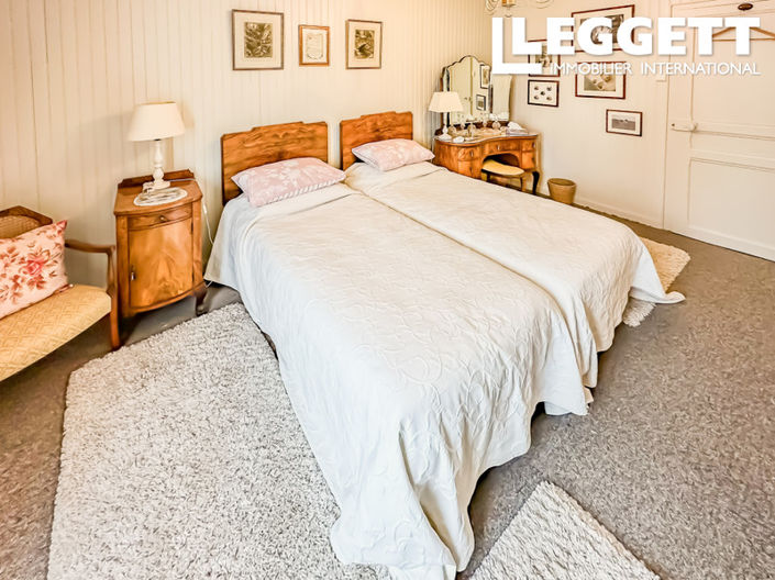 Image No.8-3 Bed House for sale